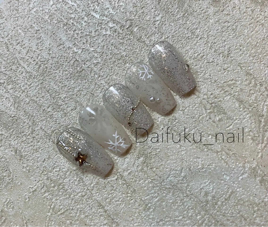 ミディアム クリスマス Daifuku nailsのネイルデザイン