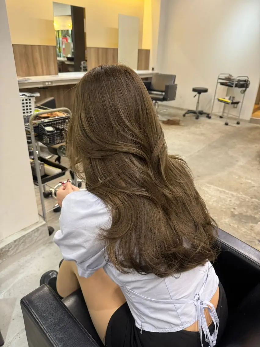ロング カラー ヘアカラー 韓国ヘア🇰🇷 YUKINAのヘアスタイル