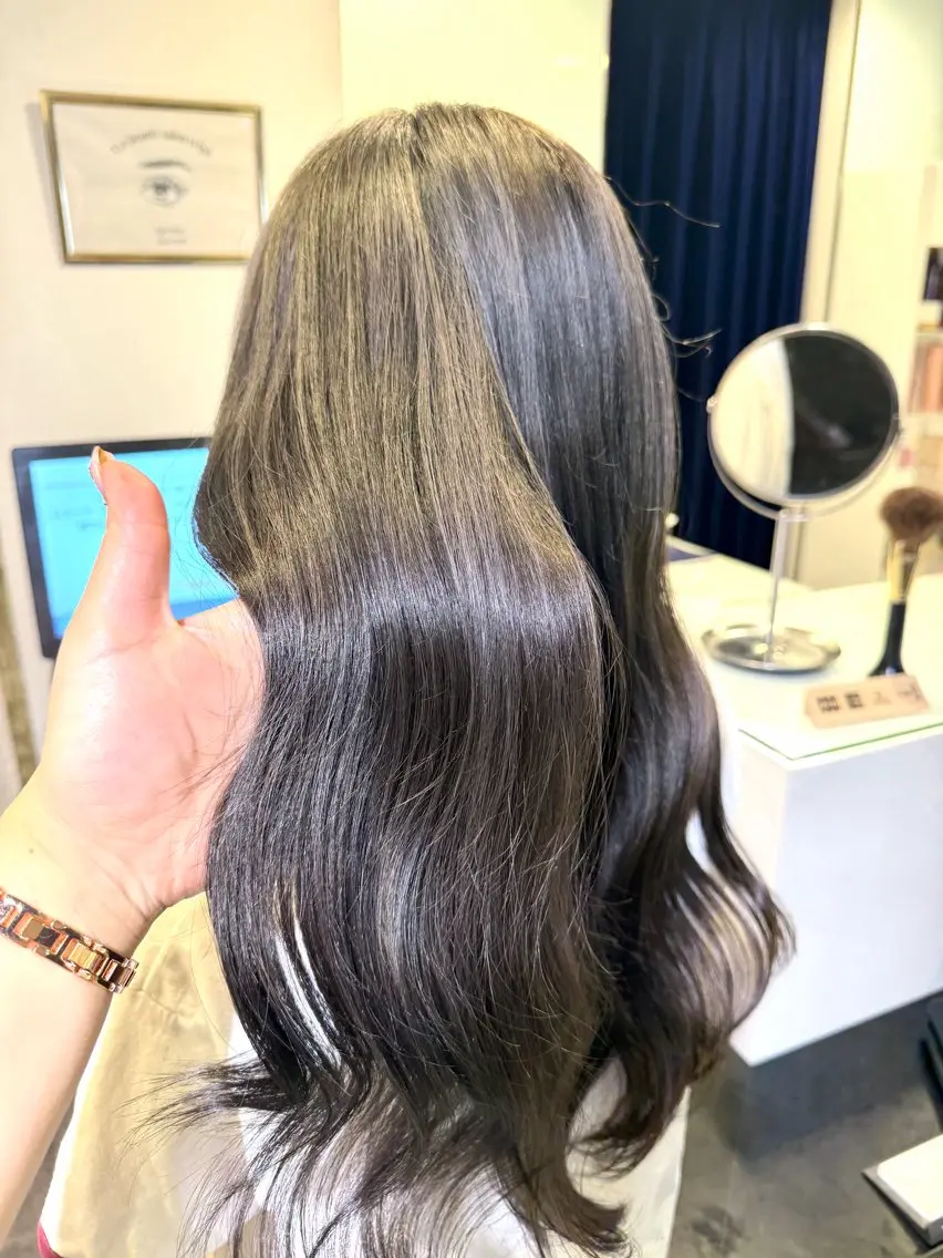 ロング ハイライト ヘアカラー momo🎀韓国レイ ヤー・ハイトーンのヘアスタイル