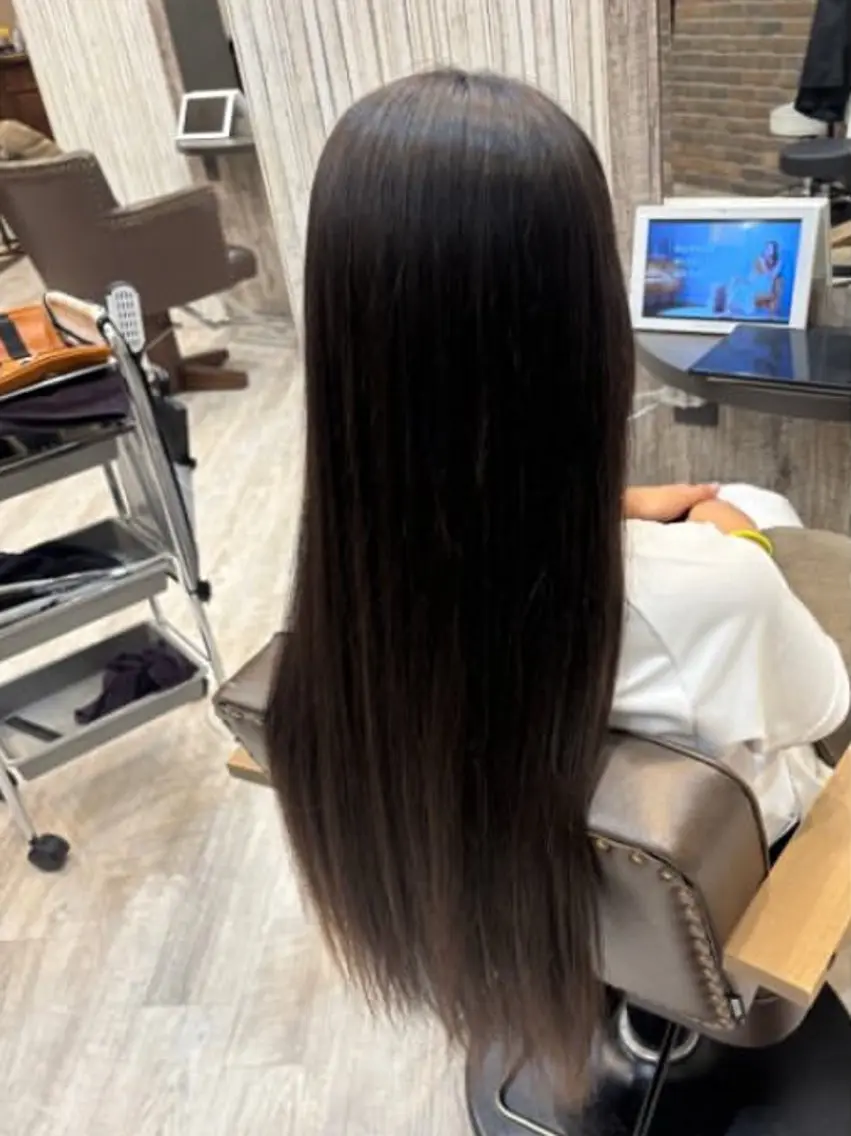 ロング 加藤 優子のヘアスタイル
