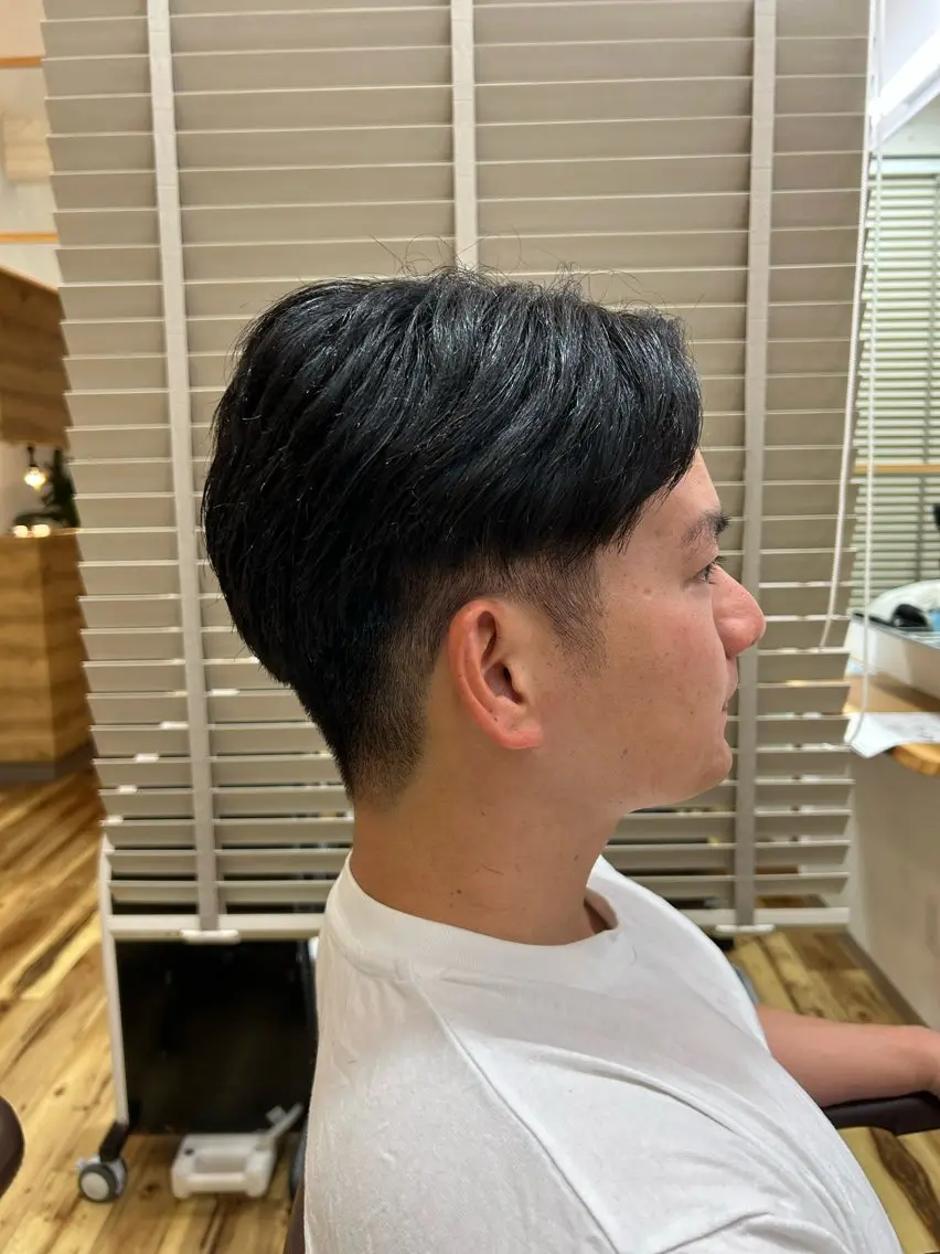 ショート メンズ ツーブロック 刈り上げ カット 根石 結菜のヘアスタイル