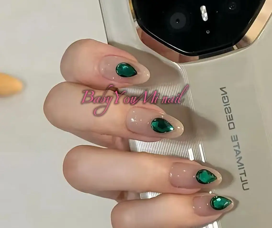 ネイル オーロラネイル フラワーネイル フットネイル フレンチネイル ジェルネイル ハンドネイル BabyYouMi nailのネイルデザイン