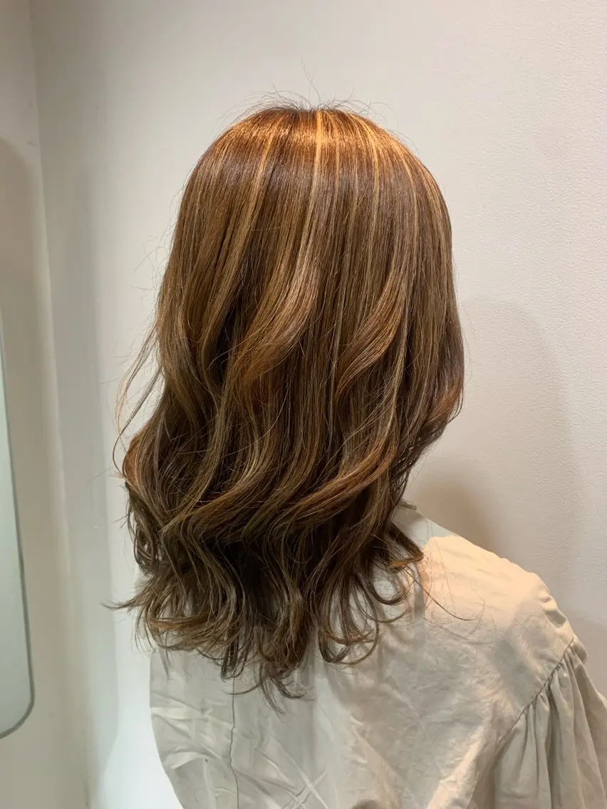 ロング カラー 本田 茜のヘアスタイル