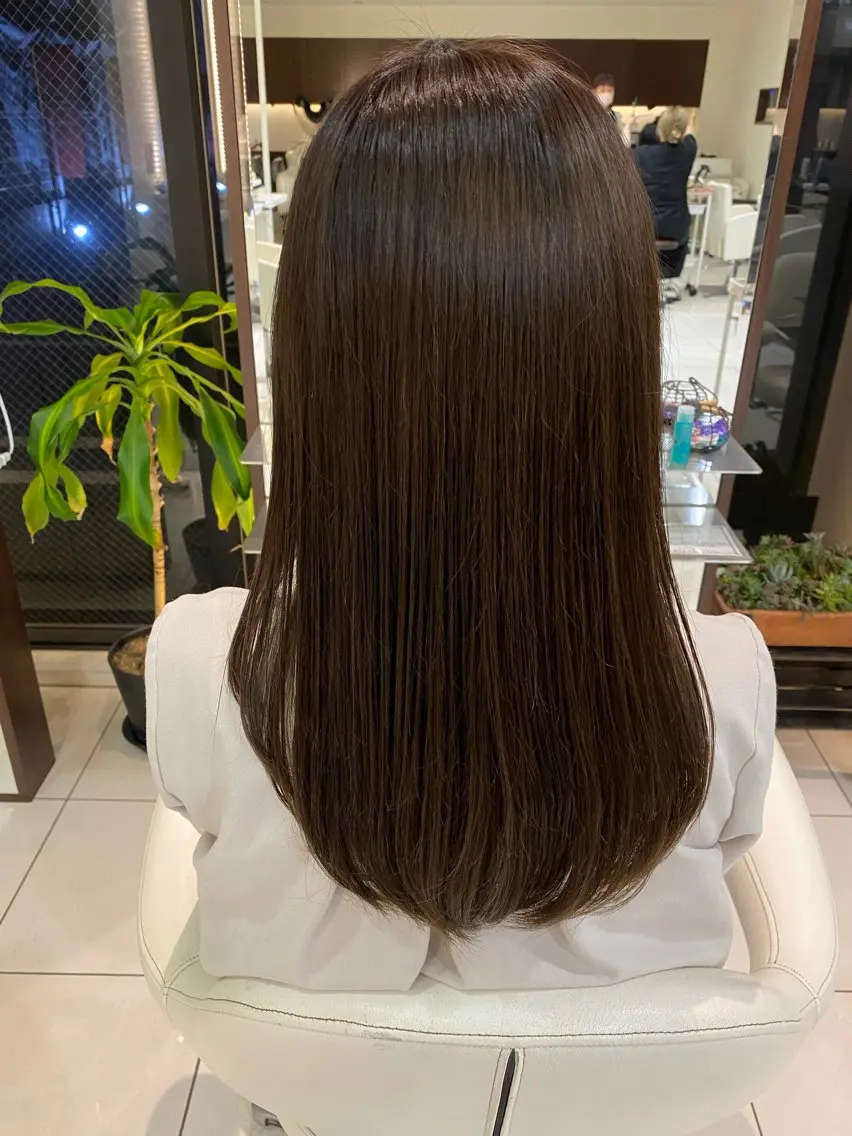 カラー ベージュカラー オリーブベージュ 内山 歩美のヘアスタイル