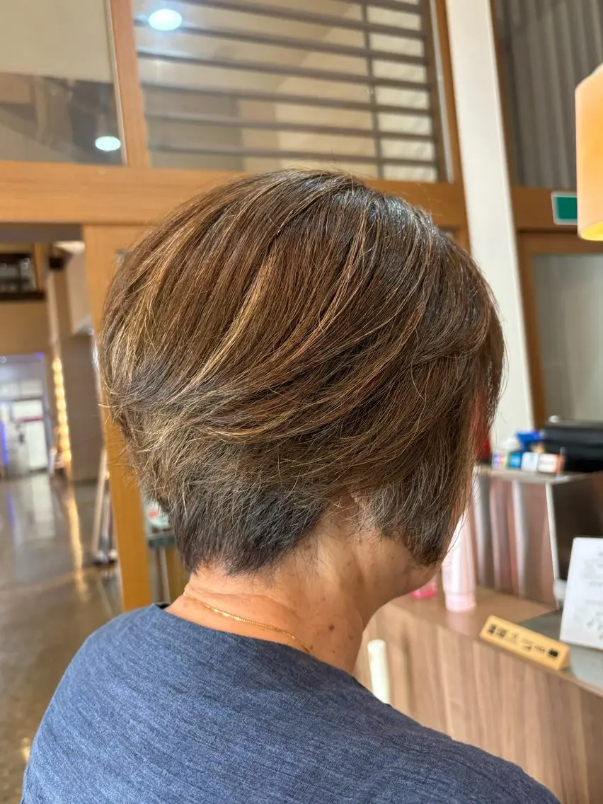 ショート カラー ハイライトカラー ハイライト ヘアカラー 神田 淳美のヘアスタイル