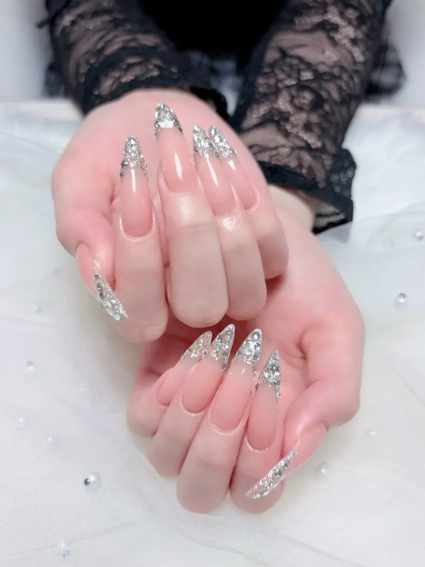 ネイル 韓国ネイル マグネットネイル 持ち込み ニュアンスネイル シンプルネイル ハンドネイル Huyn Nail Shinjyukuのネイルデザイン