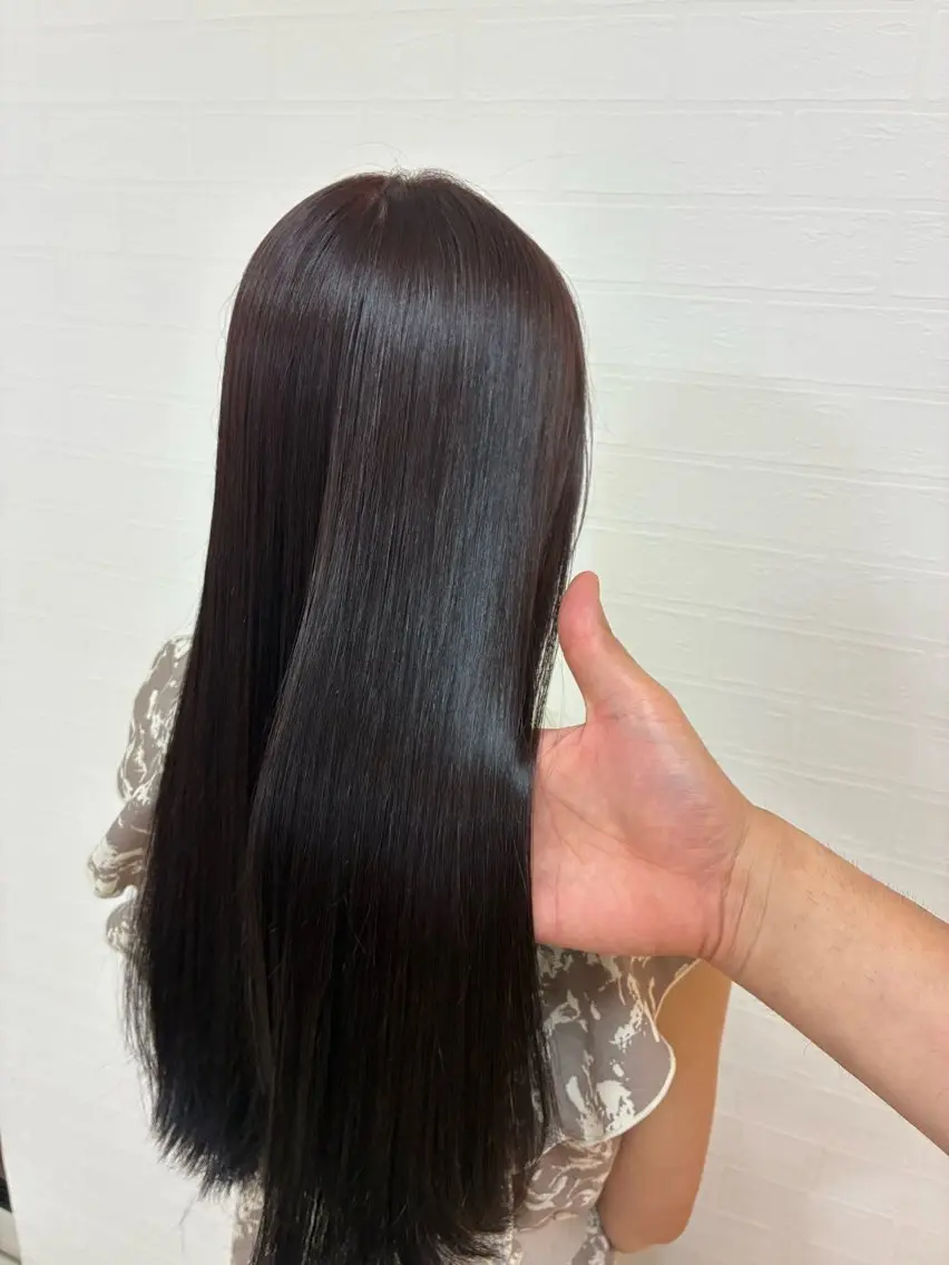 セミロング パーマ 髪質改善 縮毛矯正 トリートメント ストレートパーマ イワカワ カズキのヘアスタイル