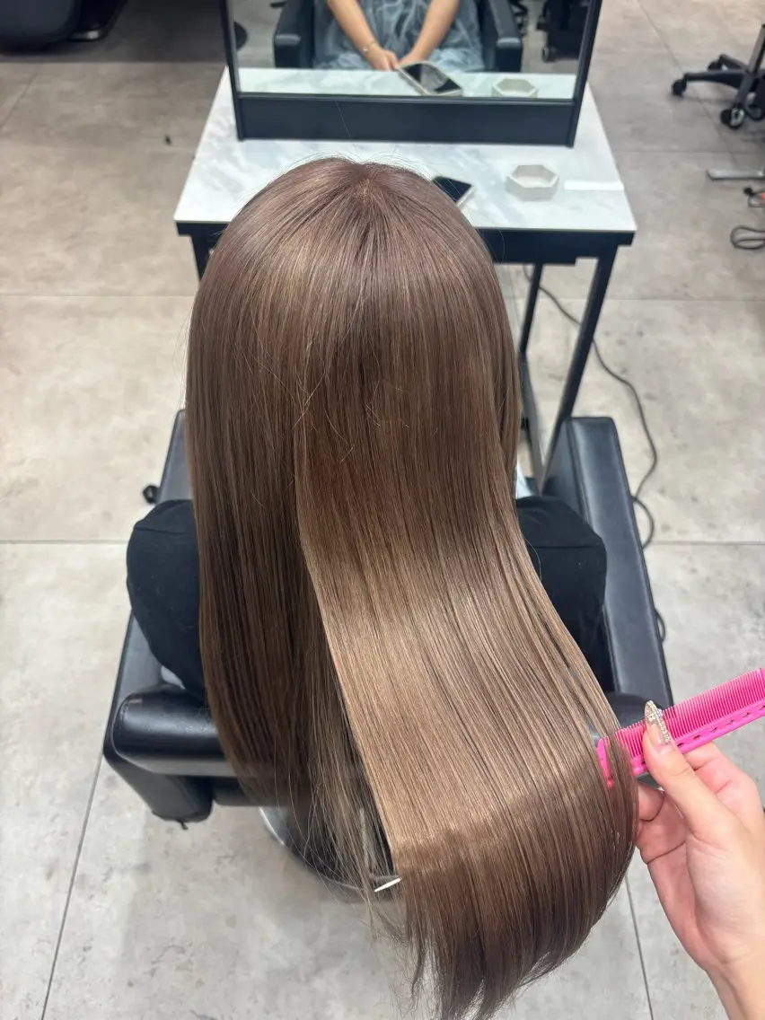 ロング カラー ベージュカラー ミルクティーベージュ ヘアカラー GiseL 美優のヘアスタイル