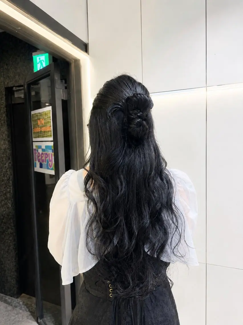 ロング ヘアアレンジ ヘアセット 中司 莉菜のヘアスタイル