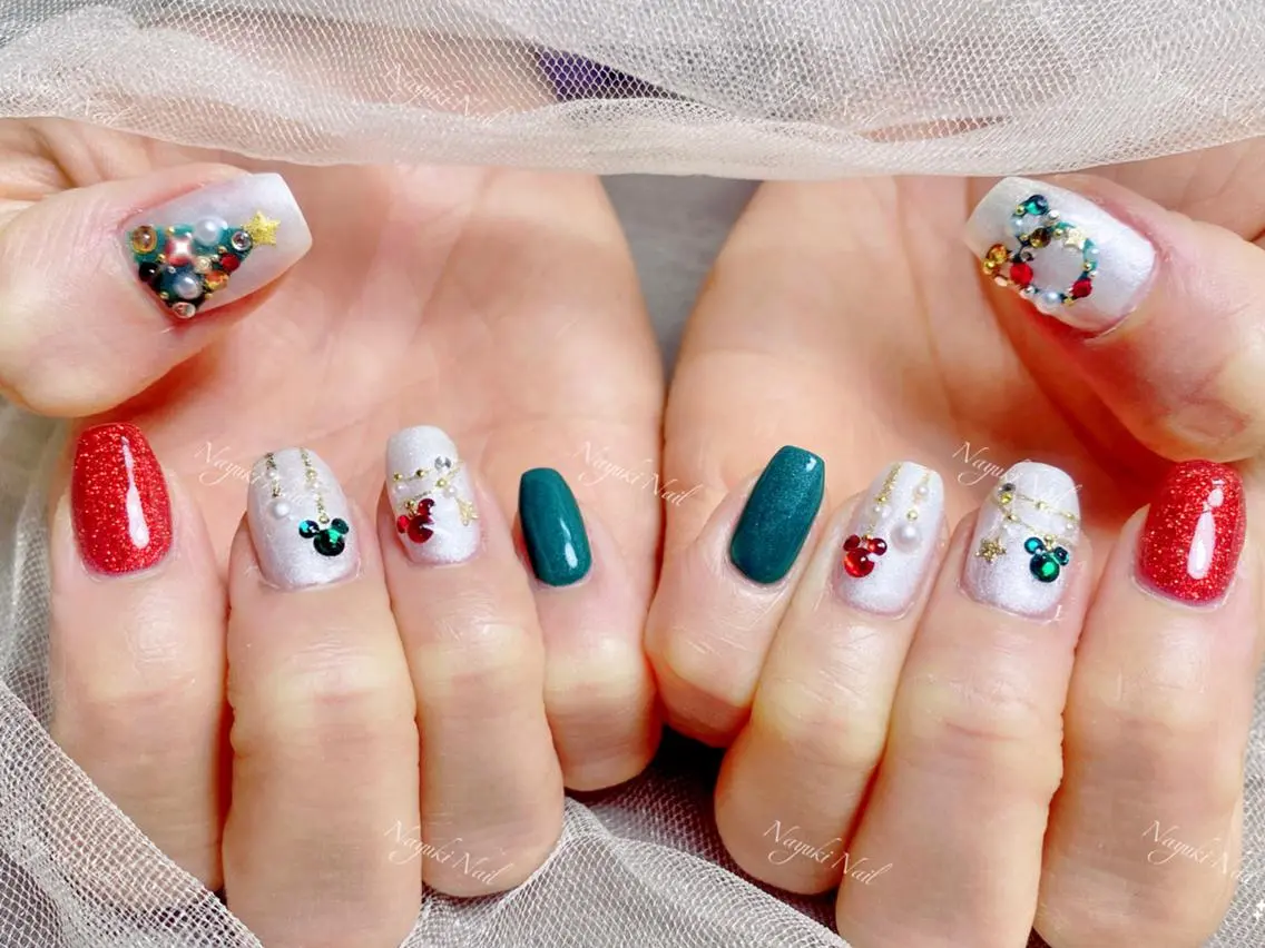 ネイル 🦋 Queenieのネイルデザイン
