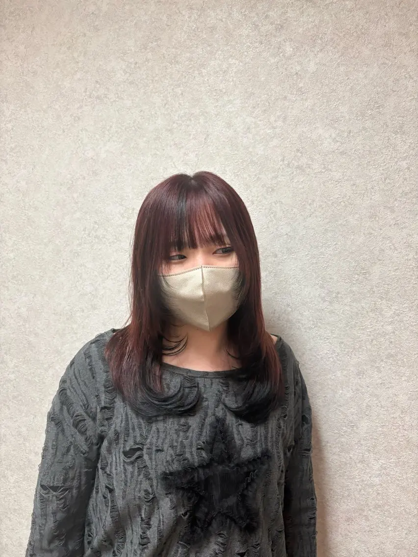 ミディアム 顔まわりレイヤー 顔周りカット レイヤーカット 阿部 叶夢のヘアスタイル