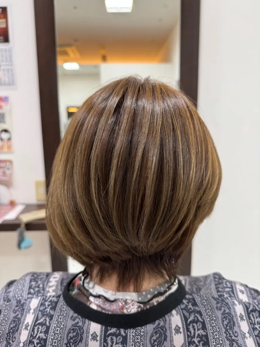 ショート カラー ハイライトカラー ハイライト 小達 陽菜のヘアスタイル