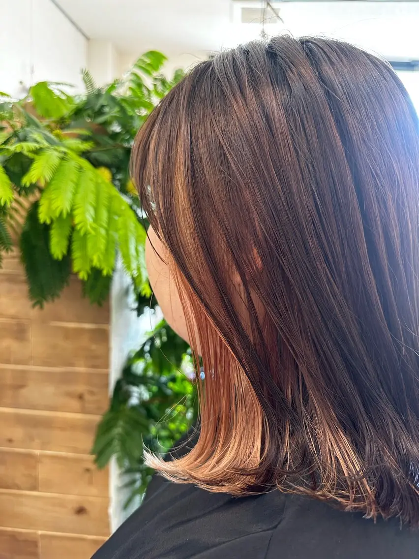 ミディアム カラー ボブ 外ハネヘア 岩村 夏姫のヘアスタイル