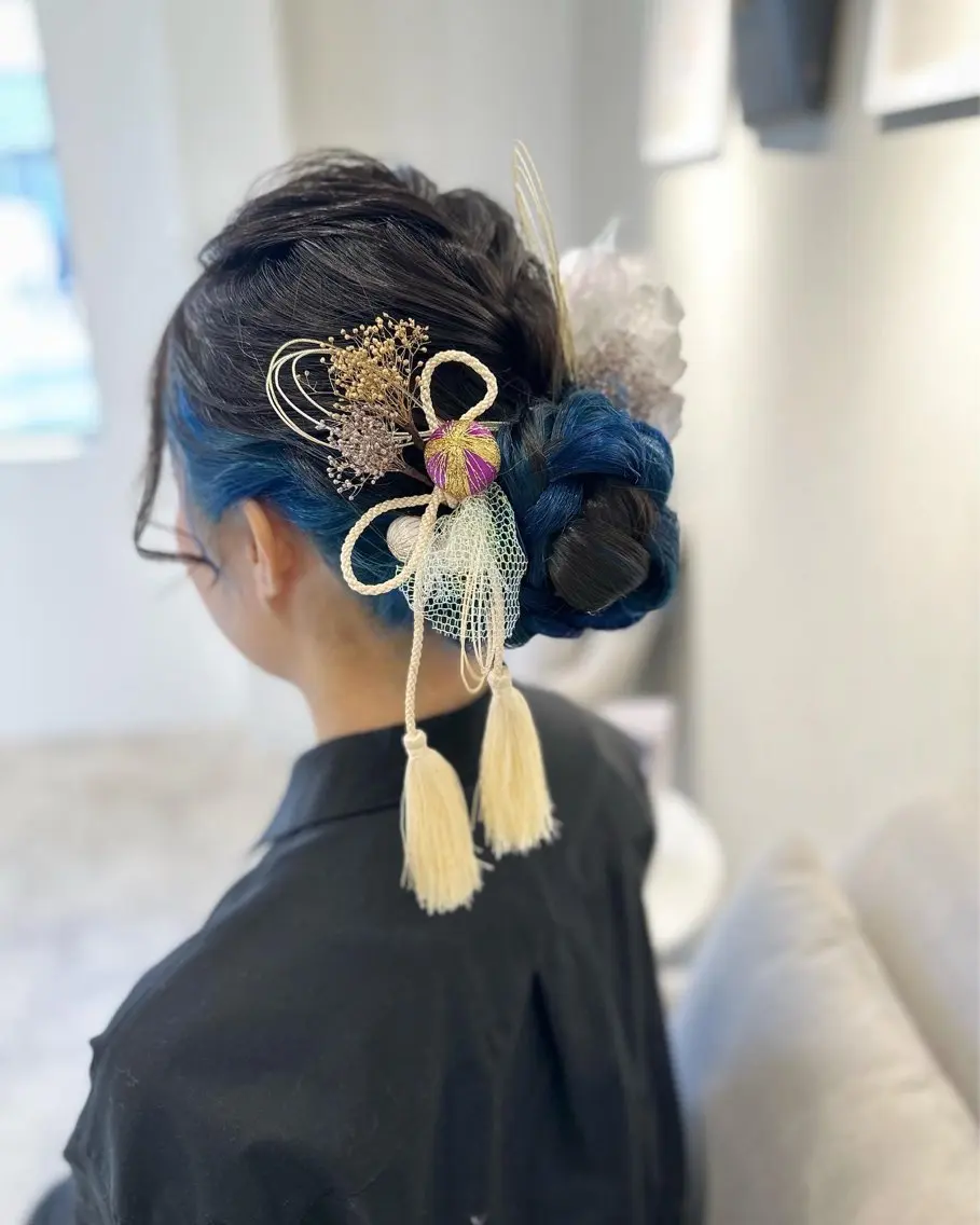 セミロング カラー ヘアアレンジ 成人式 卒業式のヘアスタイル 荒木 ひろかのヘアスタイル