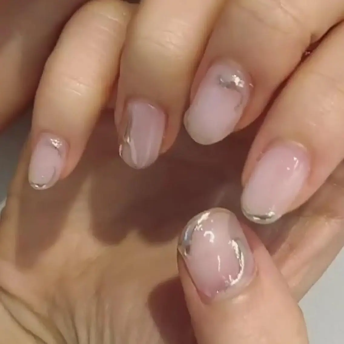 流行りのニュアンスネイル✨の写真