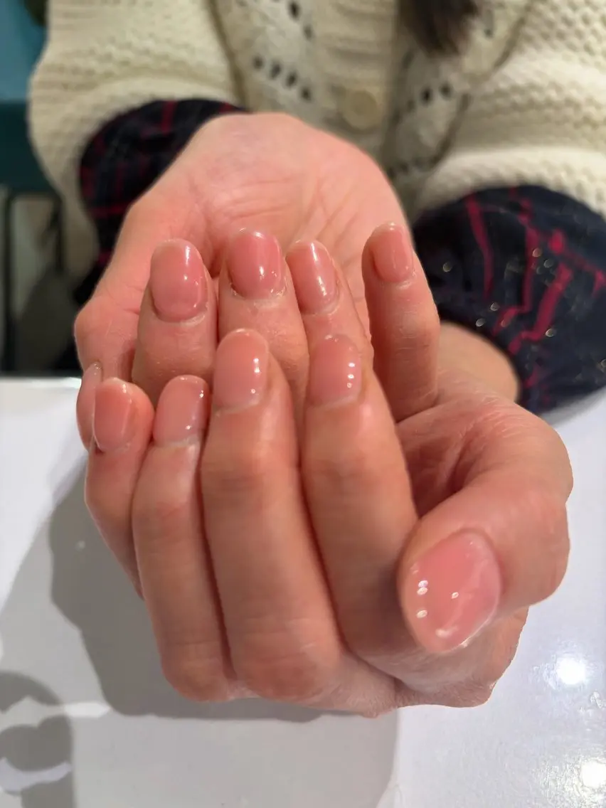 ネイル ワンカラーネイル ハンドネイル 透明感カラー🫧🎀 まりなのマツエク・マツパデザイン