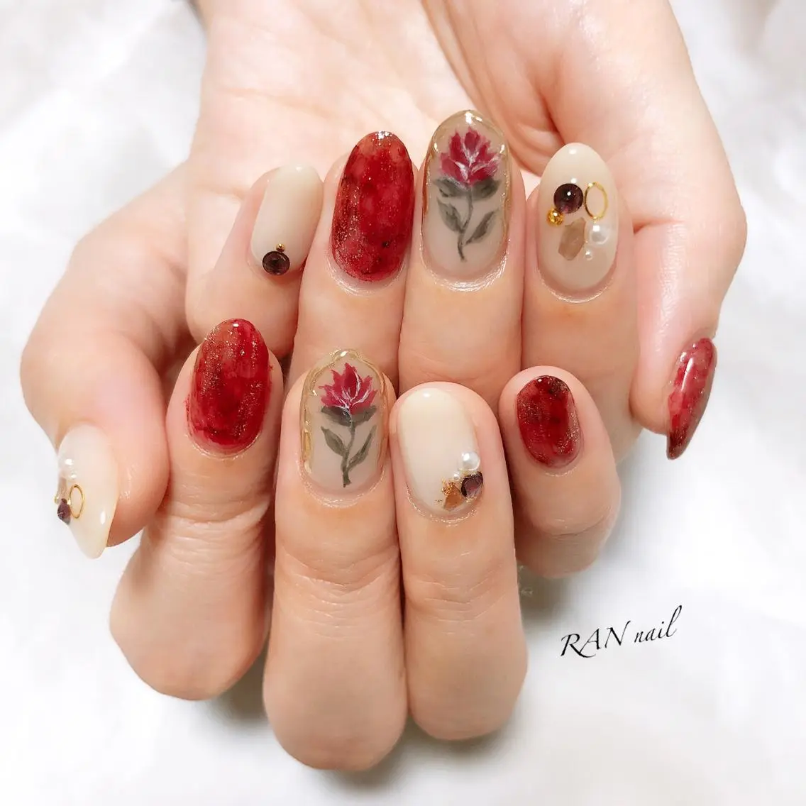 ネイル フットネイル キラキラネイル 大理石ネイル(マーブル) オフィスネイル 赤色 ハンドネイル フットネイル RAN nailのネイルデザイン
