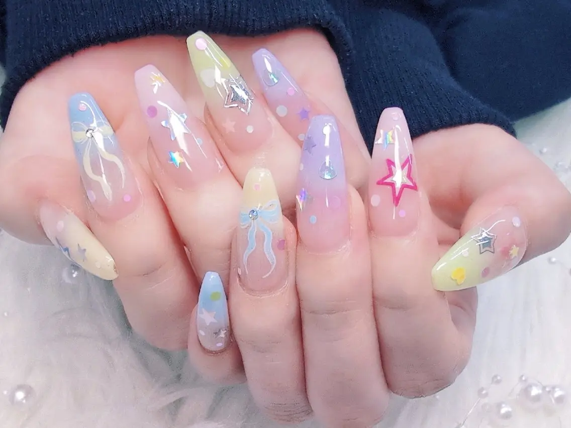ネイル 長さ出し ジェルネイル キラキラネイル ラメ(グリッター) ニュアンスネイル Chouette Nailのネイルデザイン