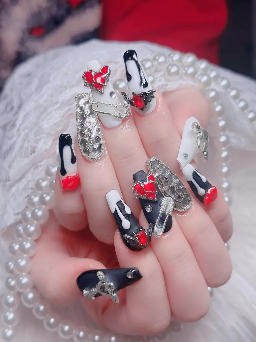 ネイル オーロラネイル フレンチネイル ジェルネイル ハロウィン キラキラネイル H.baby Nail Salonのネイルデザイン