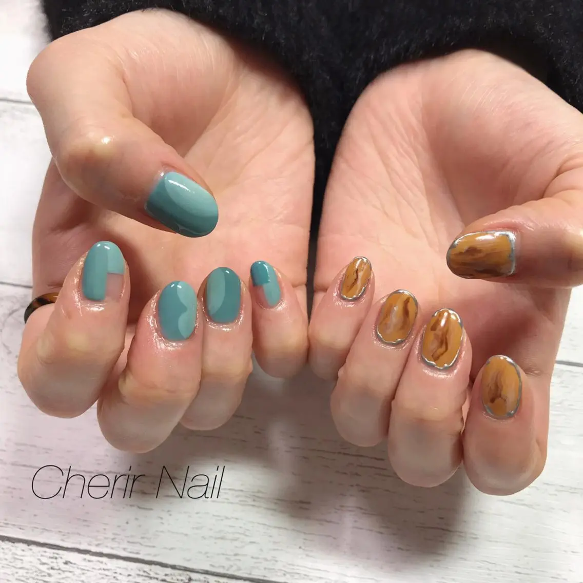 ネイル アートネイル グリーン ニュアンスネイル ワンカラーネイル シンプルネイル Cherirnail kaoriのネイルデザイン