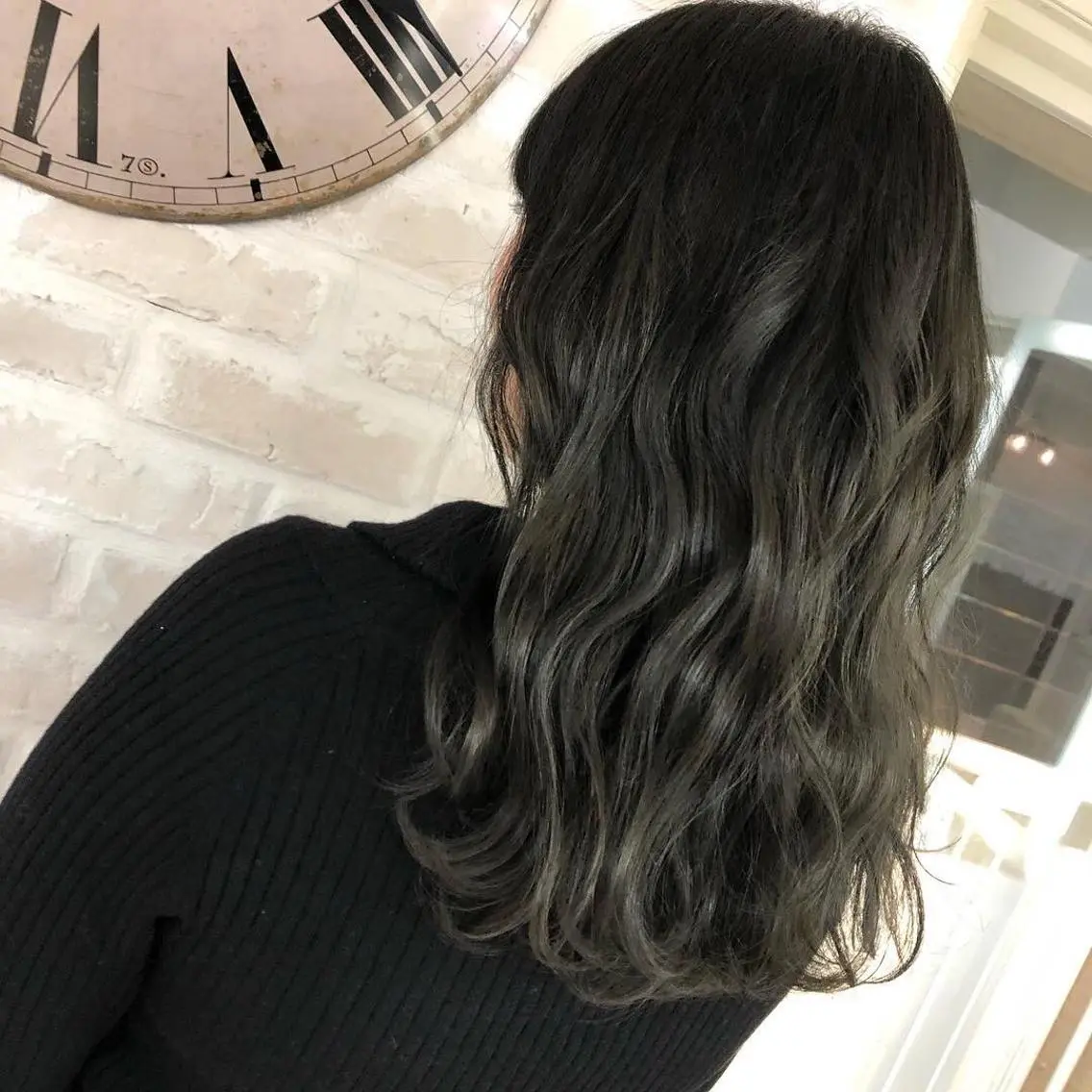 セミロング カラー アッシュ カット ヘアカラー トリートメント ヘアセット Aujua ソムリエ 勝又舞夏のヘアスタイル