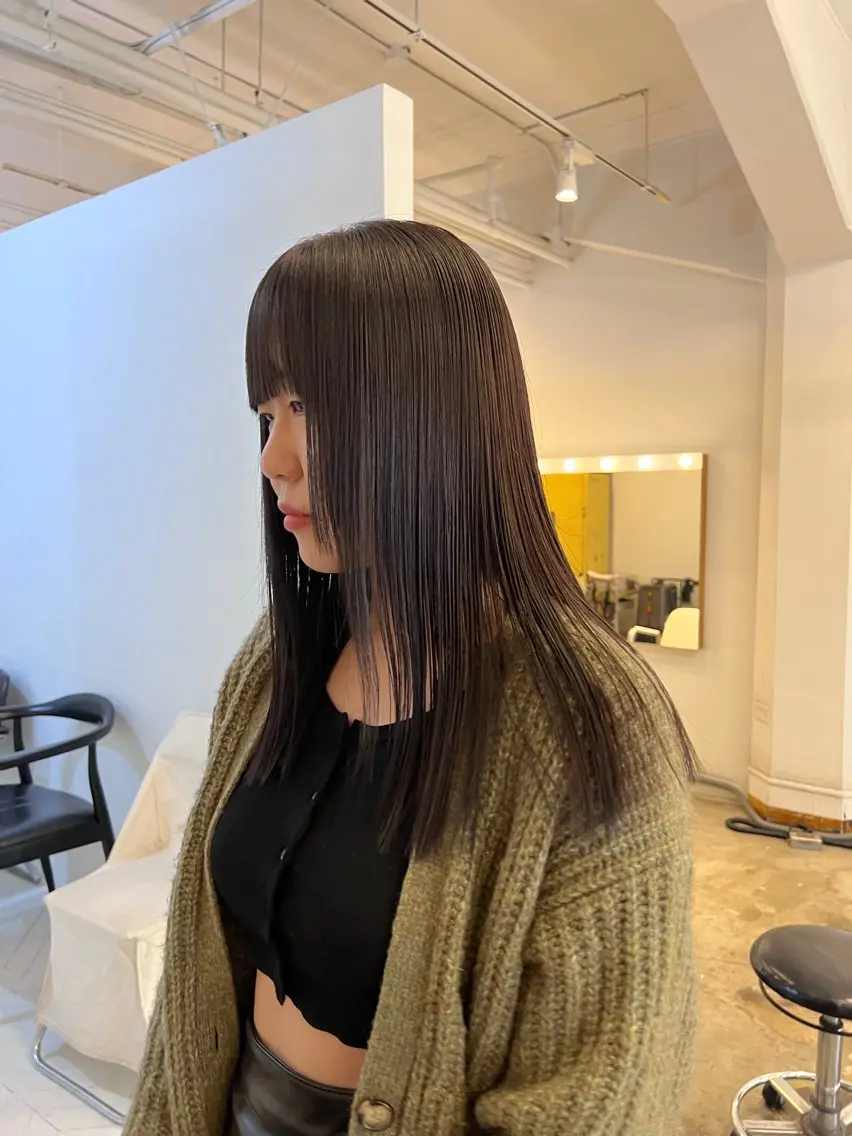 ロング カラー ブラウンカラー ナチュラルブラウン オリーブカラー カット ヘアカラー ミタニ ナギサのヘアスタイル