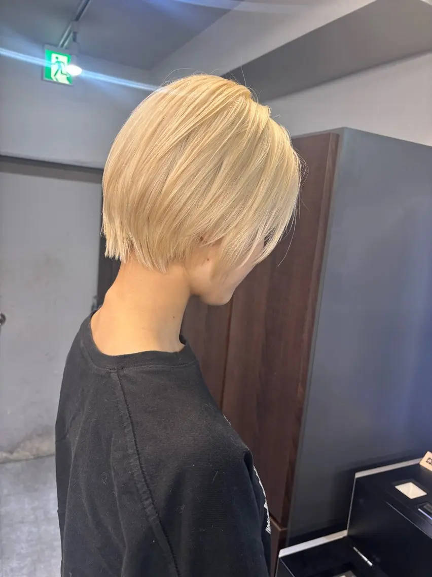 ショート ヘアカラー ブリーチ&似合せボブ 田中寛十のヘアスタイル