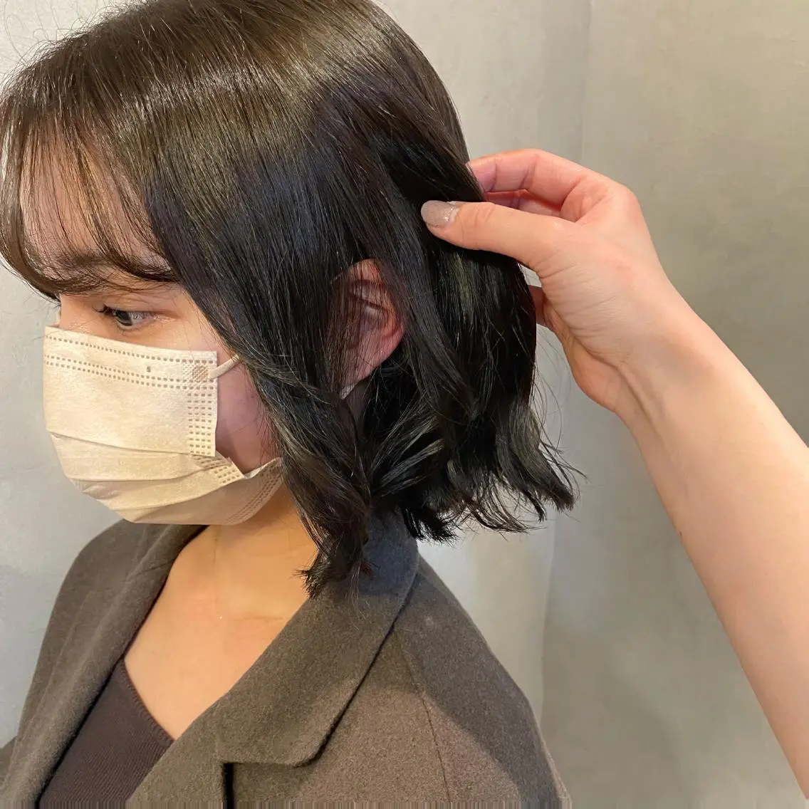 ショート カラー オリーブカラー 🍮中山詩乃🍮顔 まわりデザイン◎のヘアスタイル