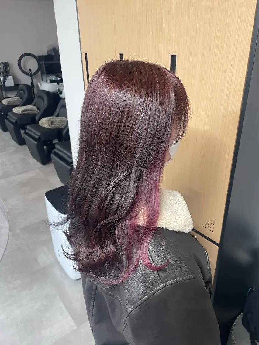 セミロング カット ヘアカラー tokute 中野真咲🐺のヘアスタイル