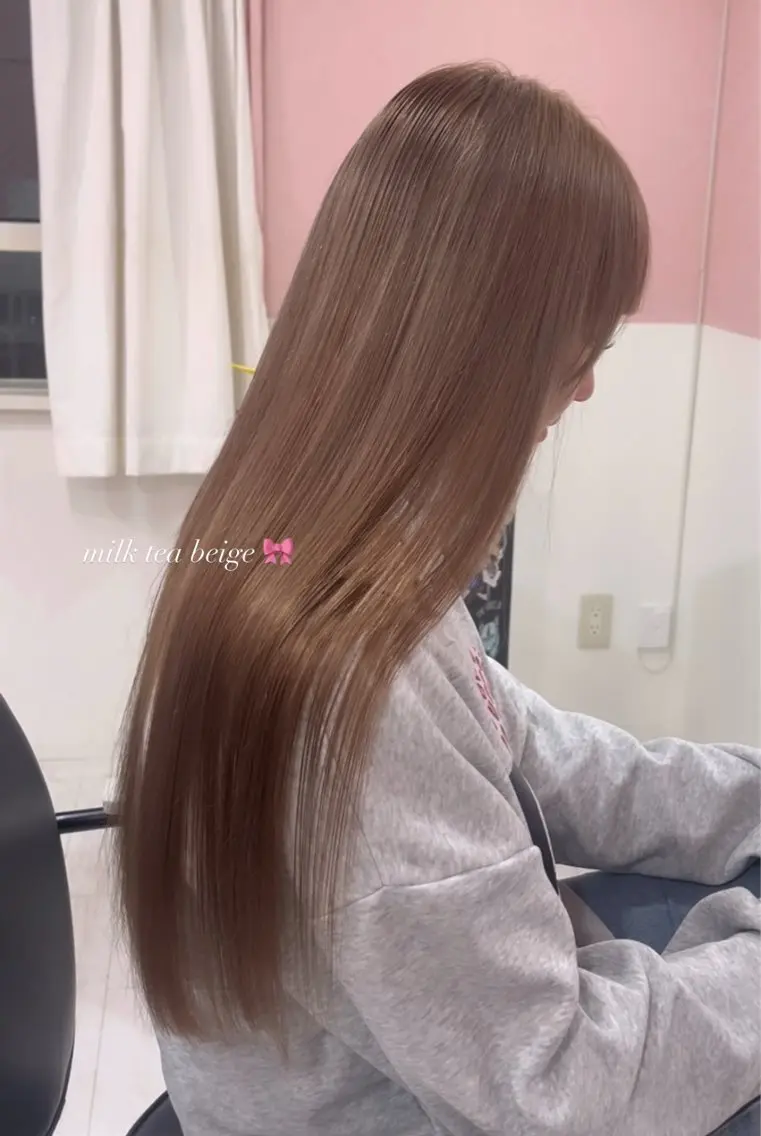 ロング カラー ハイトーン/ゆるふわ 🧚𖥔ׁTOMO♡のヘアスタイル