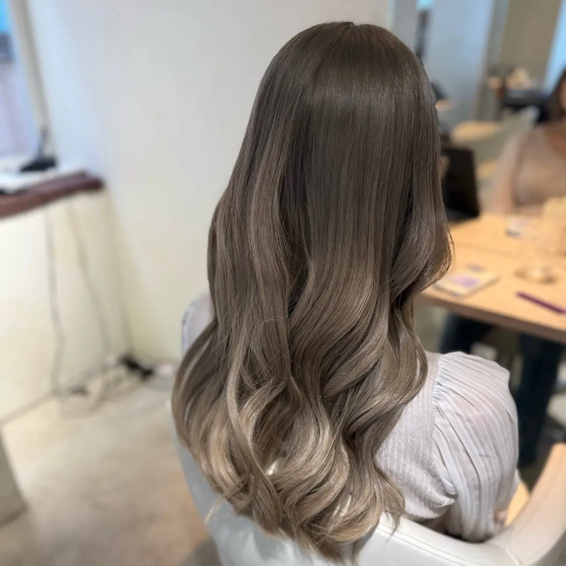 ロング カラー グレージュ ヘアカラー トリートメント 🦋🫧艶髪カラー 🫧🦋あいりのヘアスタイル