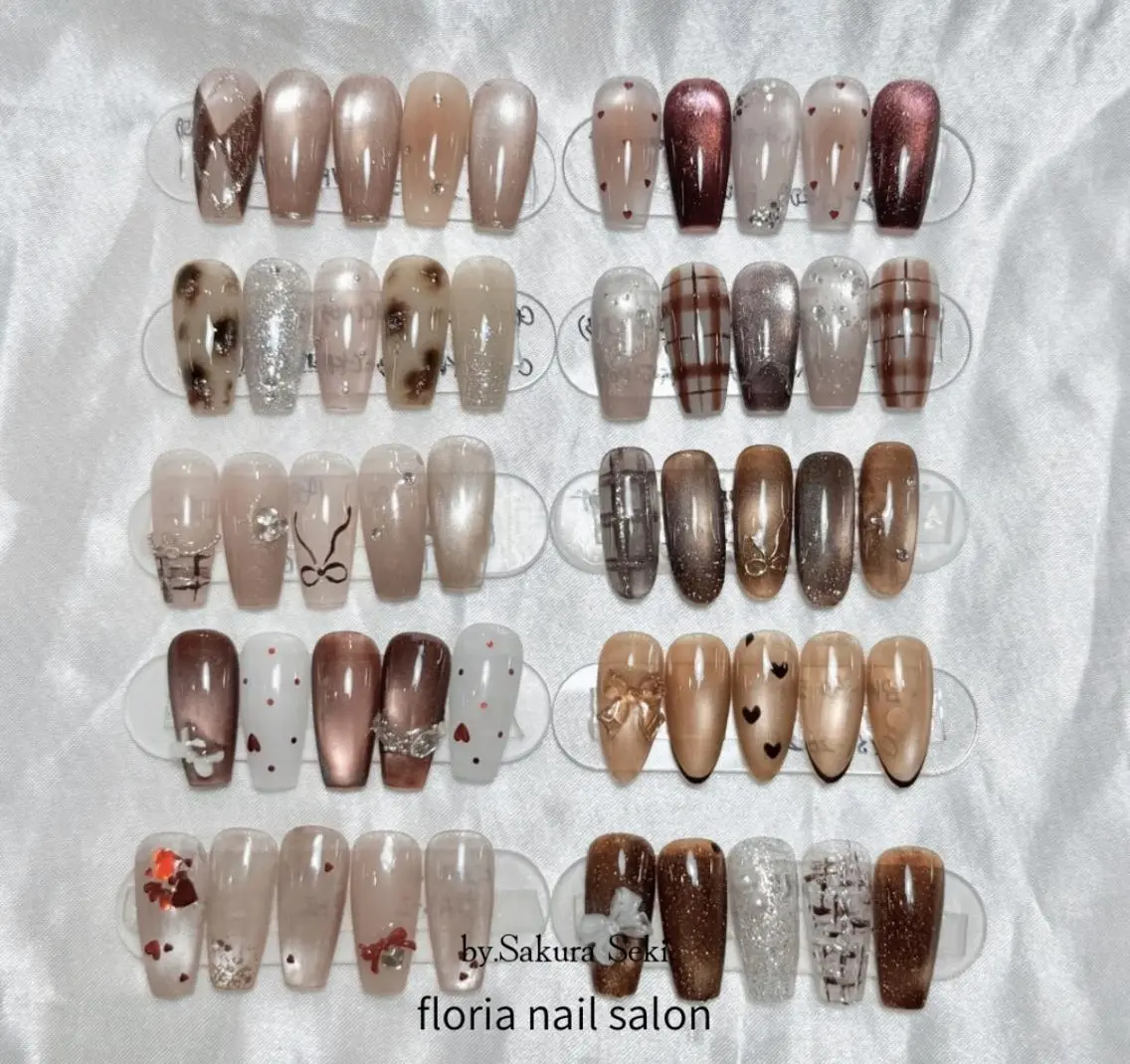 ネイル チークネイル フレンチネイル キラキラネイル 韓国ネイル 水色 ハンドネイル Floria nail salonのネイルデザイン
