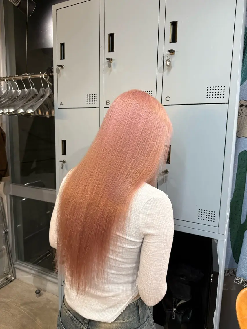 セミロング カラー ベージュカラー ピンクカラー ピンクベージュ ヘアカラー トリートメント 【🥀履歴修正🥀】 ハイトーン職人/拓真のヘアスタイル