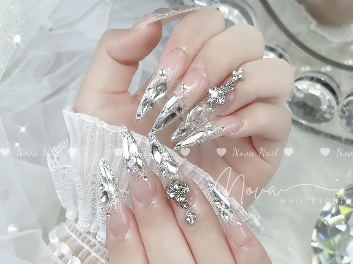 ネイル ハンドネイル ハンドケア Nova Nail Salonのネイルデザイン
