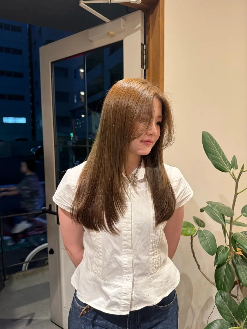 ロング カラー グレージュ オリーブグレージュ オリーブグレー カット ヘアカラー トリートメント ENIF 大島 芽生のヘアスタイル