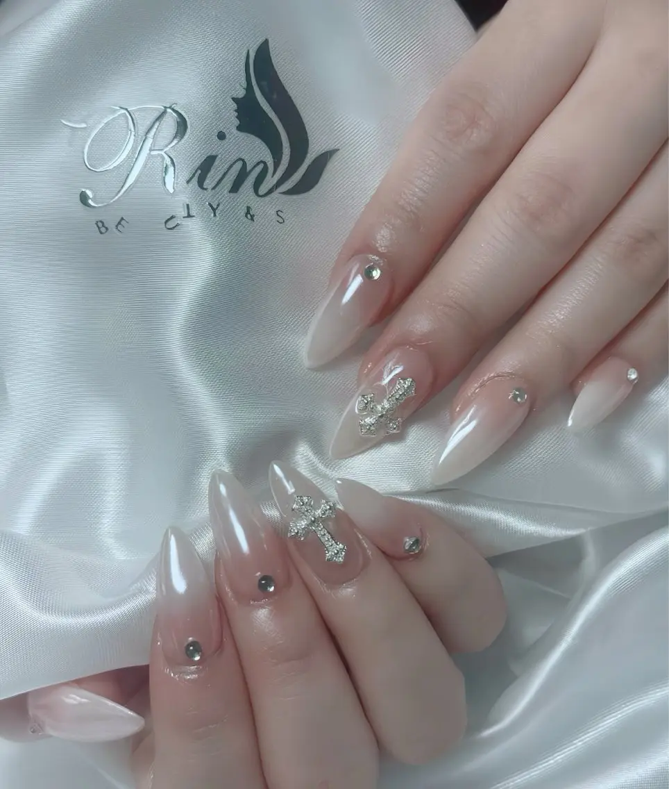 ネイル ボルドー フレンチネイル グラデーション キラキラネイル 韓国ネイル ハンドネイル Rin Nail 新大久保店のネイルデザイン