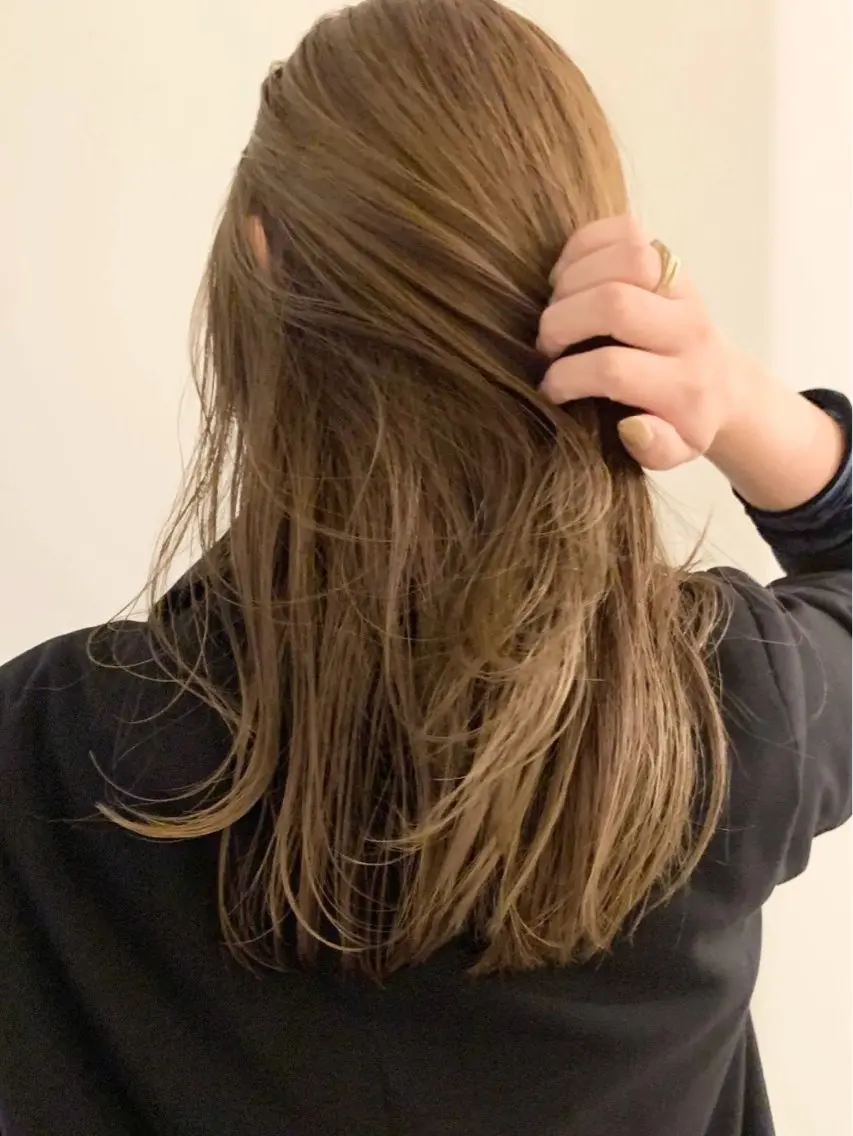 ロング カラー ブリーチ ダブルカラー ブリーチなしカラー ヘアカラー 落合希 Olivebeigeのヘアスタイル