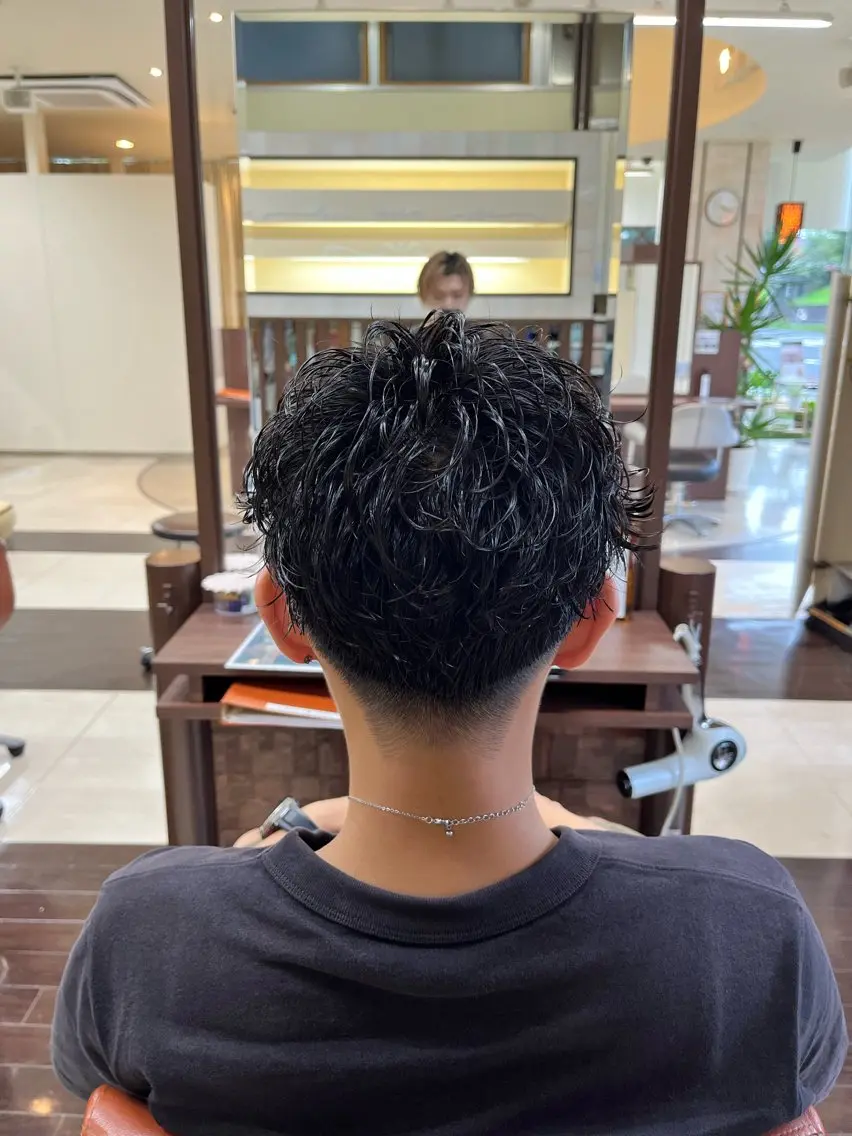 ショート パーマ メンズ メンズパーマ 刈り上げ ショートヘア ニュアンスパーマ 🧊メンズ特化🧊 高木航希のヘアスタイル
