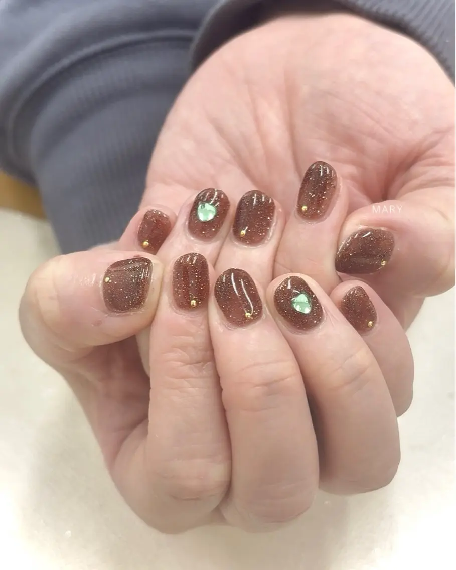 ネイル ブラウン フラッシュネイル ハート ニュアンスネイル ワンカラーネイル ハンドネイル Mary nail .narumiのネイルデザイン