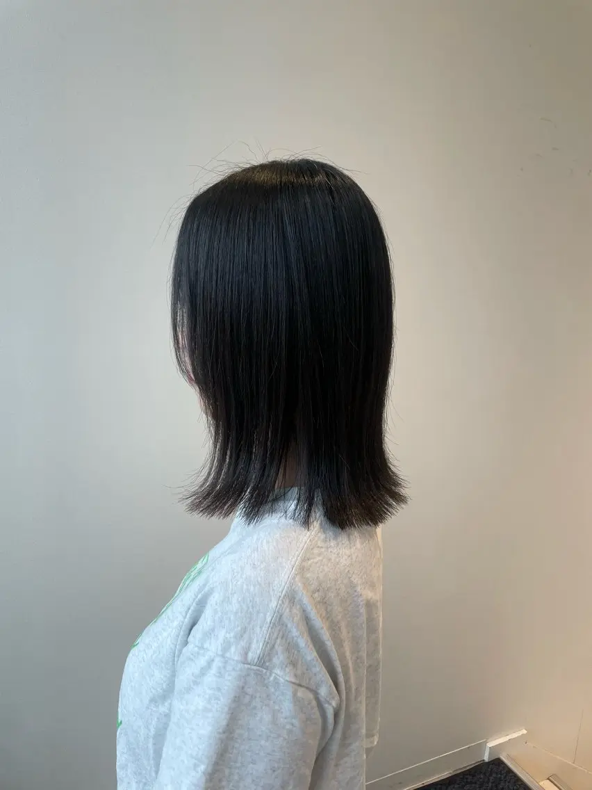 ミディアム 顔周りカット レイヤーカット Zina /半個室 サロン .⋆𝜗𝜚のヘアスタイル