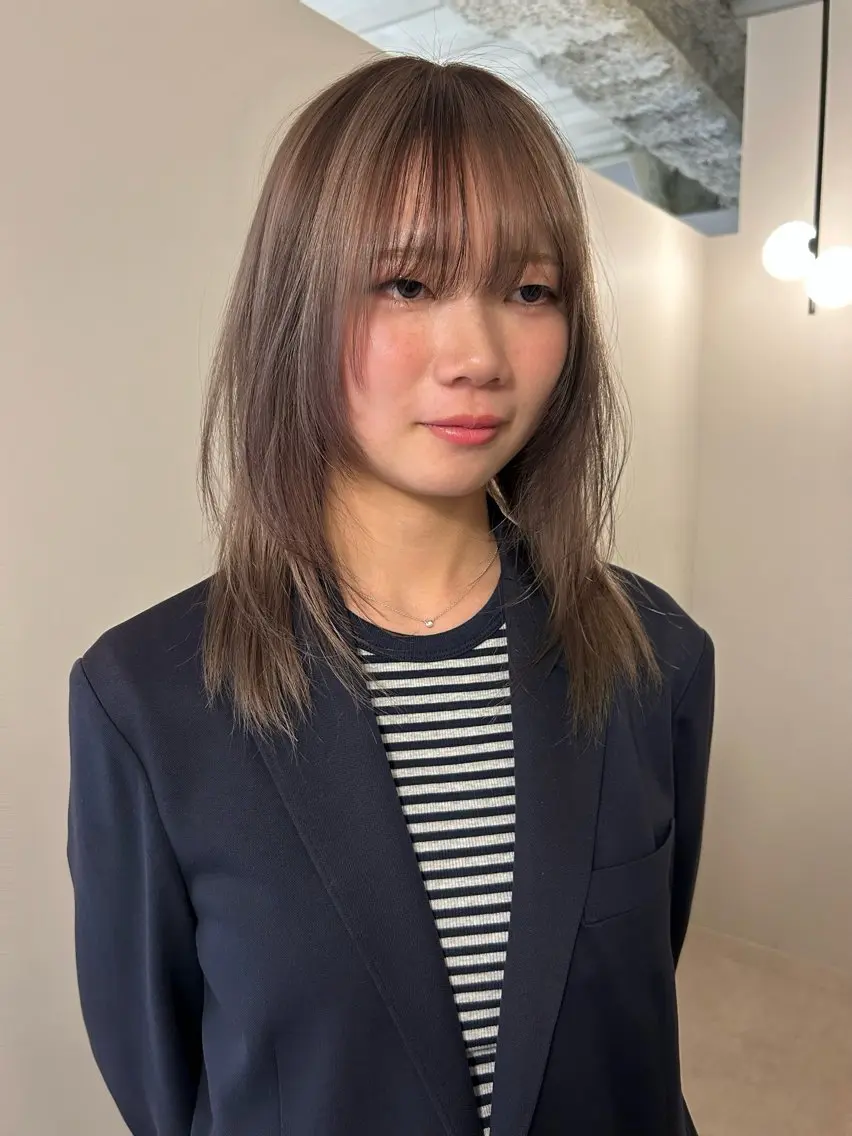 セミロング カラー デザインカラー yewscent / konaのヘアスタイル