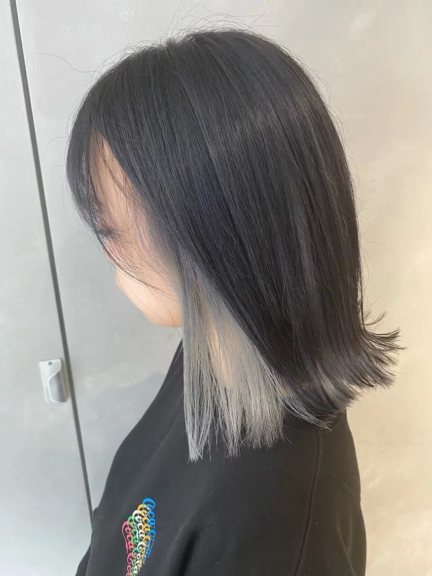 イヤリングカラー（ブリーチ込み）の写真