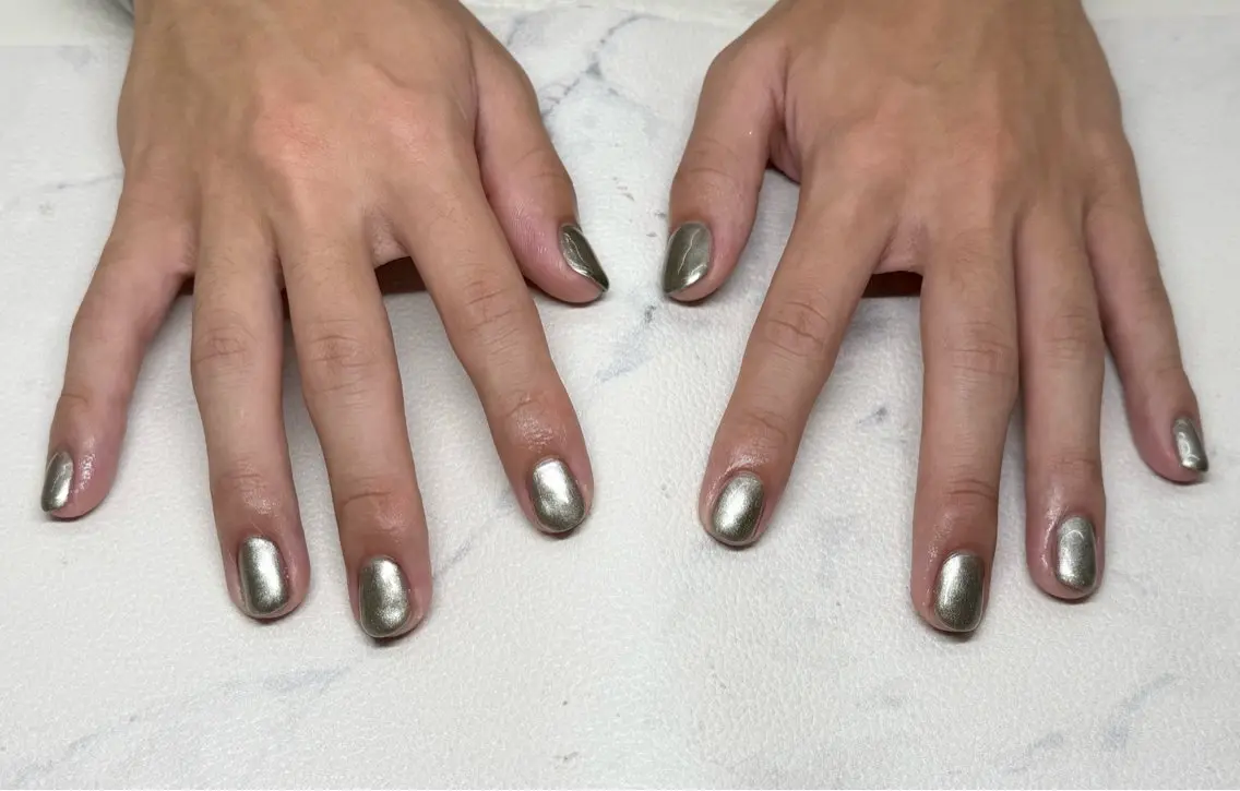 ネイル グリーン メンズネイル シルバー Regina Marinaのネイルデザイン