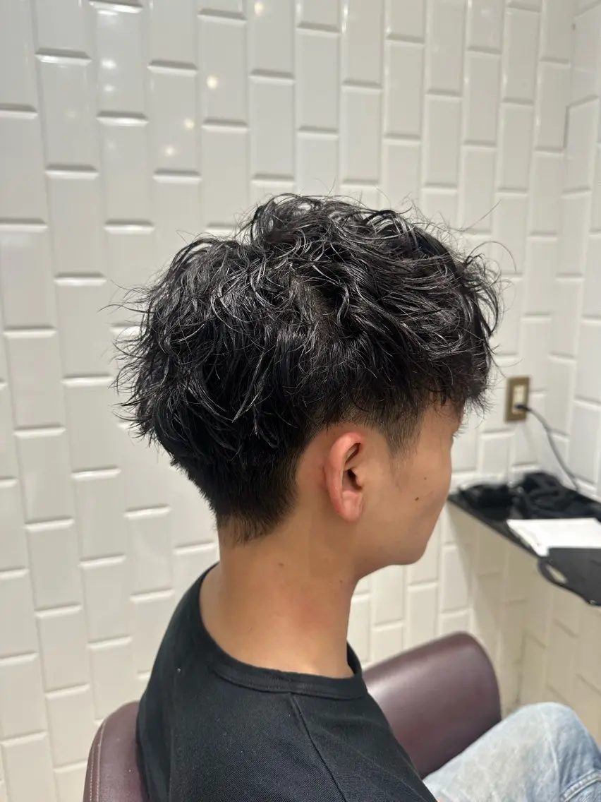 パーマ メンズ 岡 咲穂のヘアスタイル