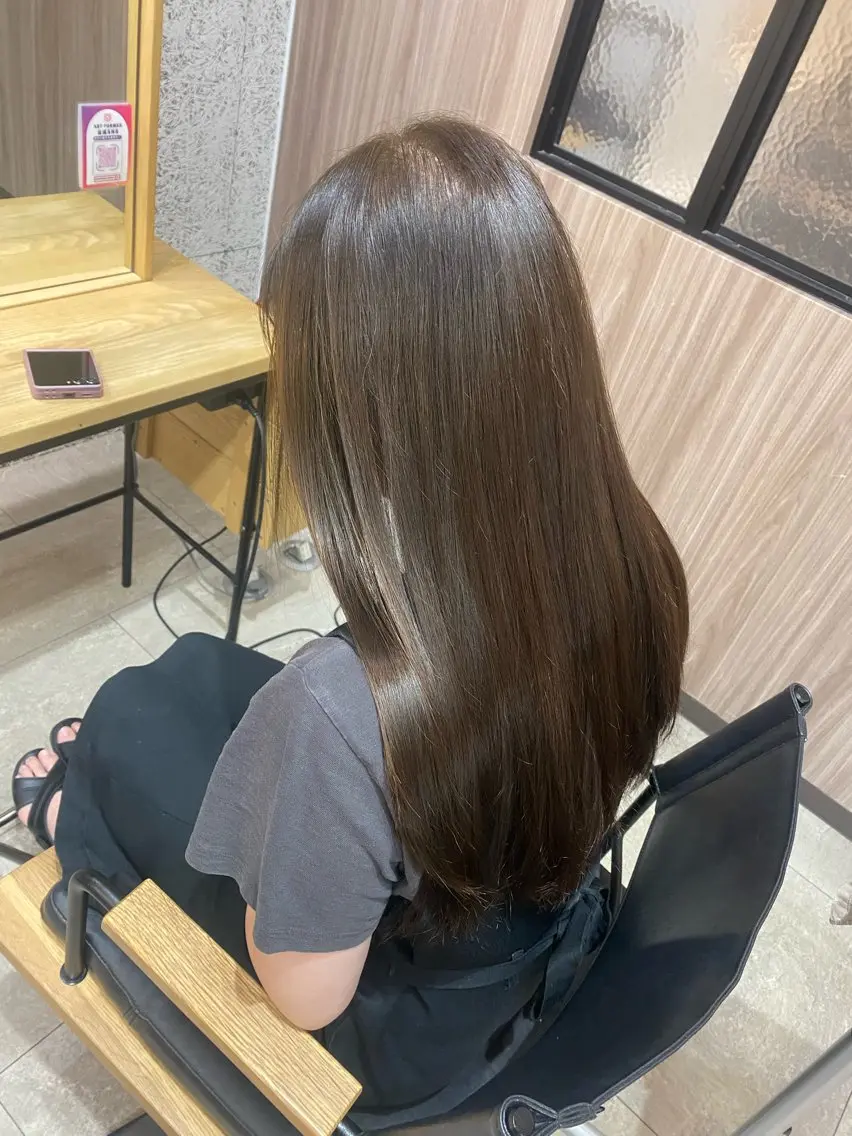 ロング ヘアカラー 佐藤 森夏のヘアスタイル