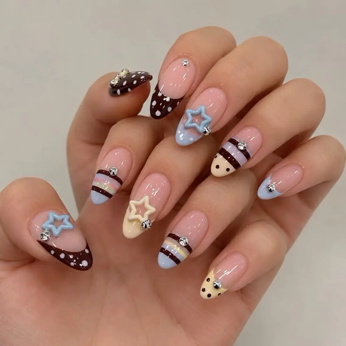 ネイル キラキラネイル 韓国ネイル ロングネイル シンプルネイル ワンホンネイル ハンドネイル Rina Nail.Novaのネイルデザイン