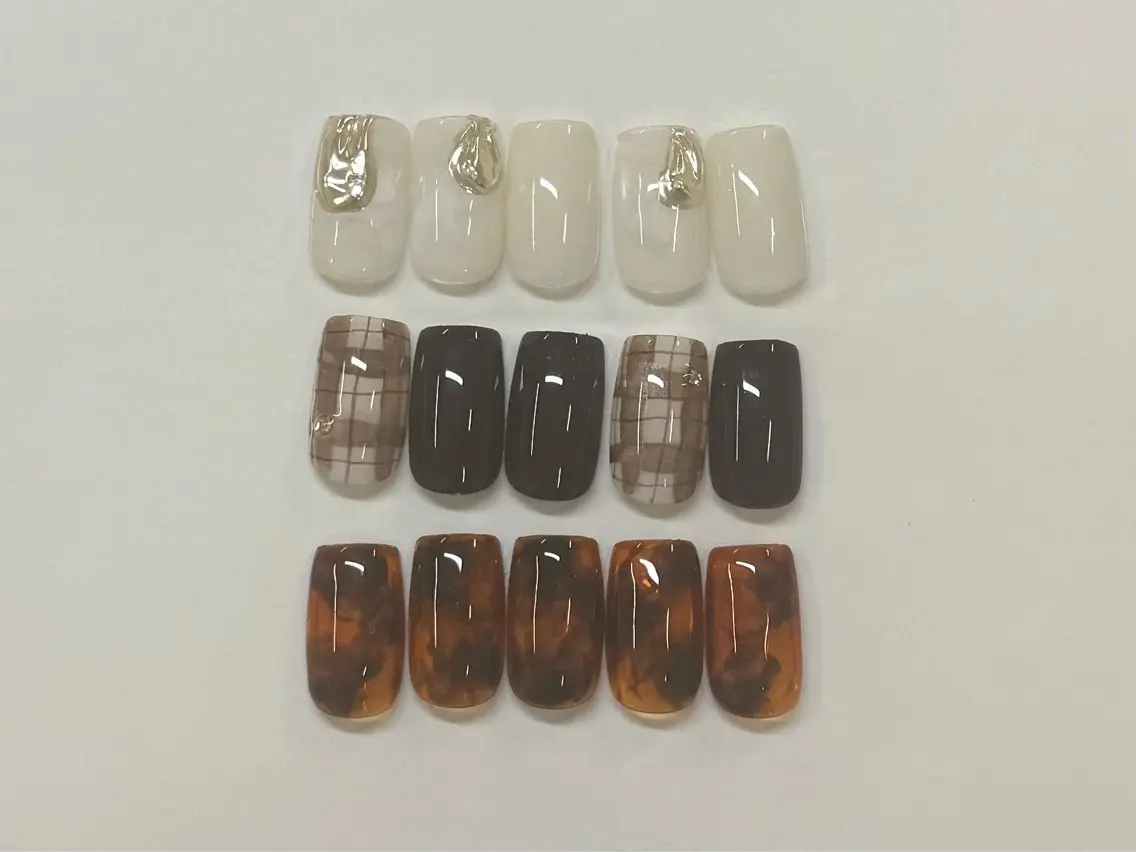 ネイル シンプルネイル ハンドネイル mutsumi 🩵のネイルデザイン