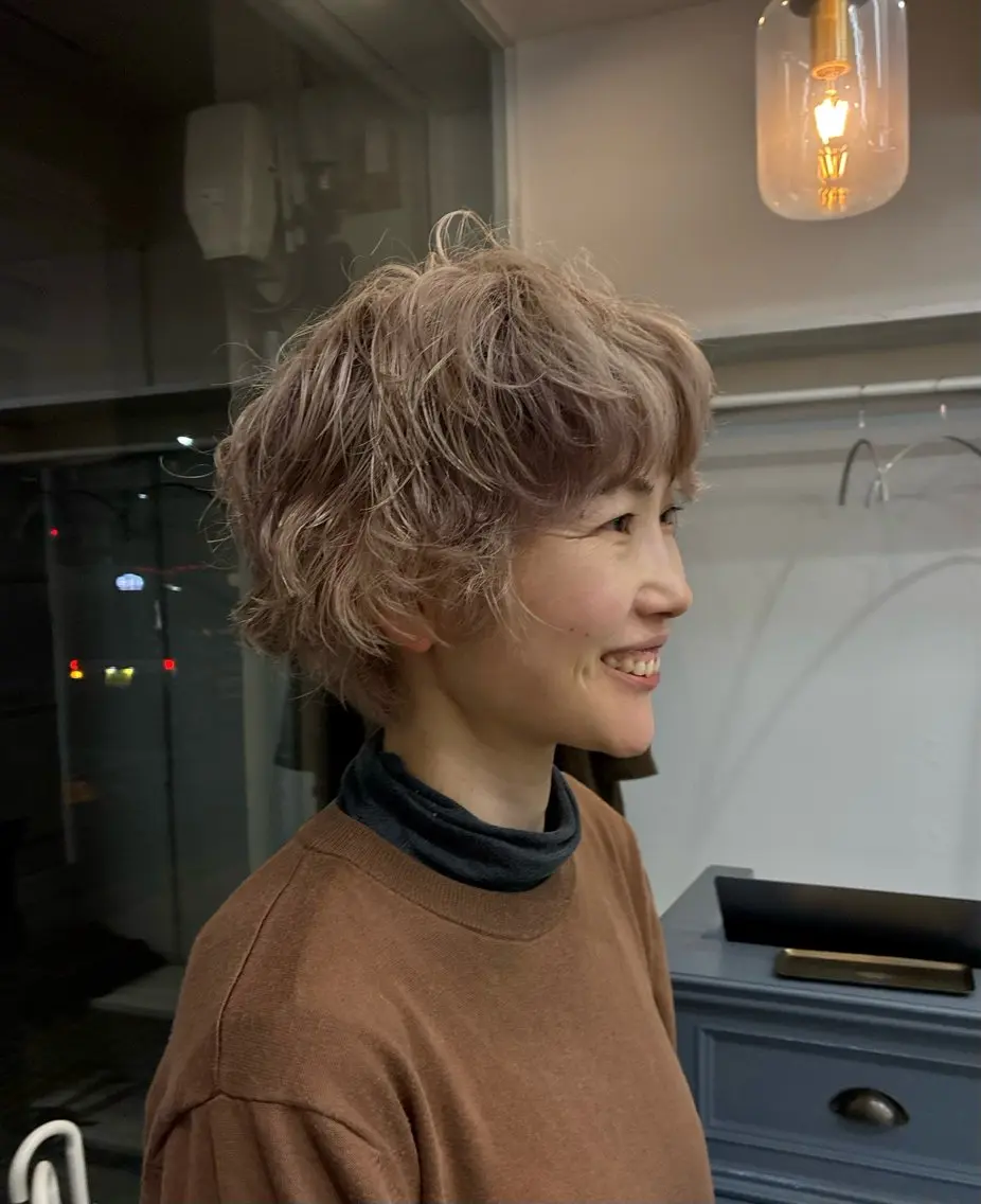 ショート カラー ヘアアレンジ ベージュカラー ホワイトベージュ ヘアカラー 木藤 優杏のヘアスタイル