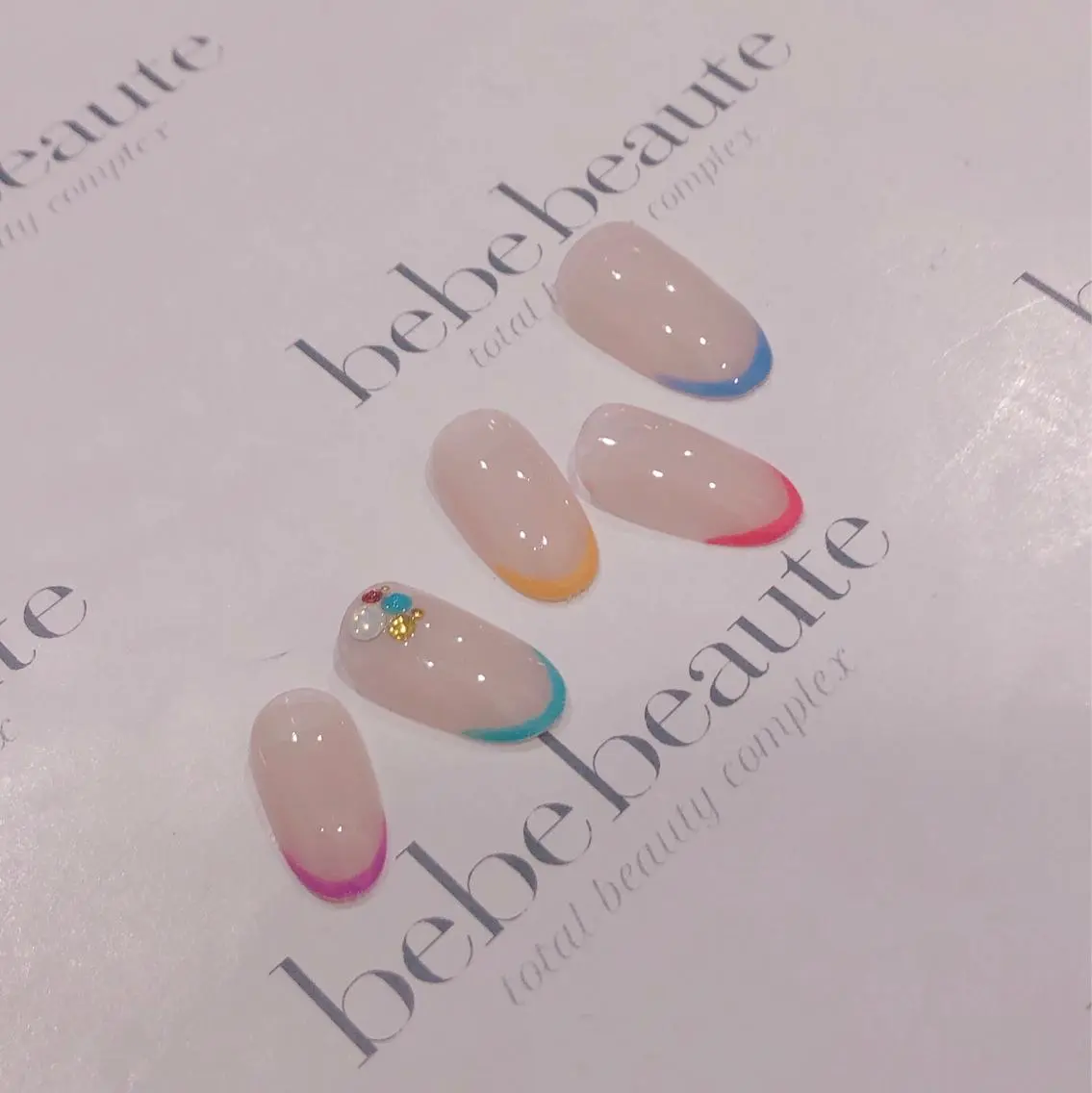 ネイル フレンチネイル BEBE BEAUTEのネイルデザイン