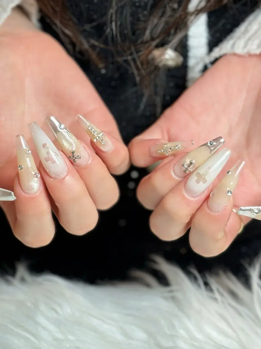 ネイル オーロラネイル ボルドー ブラウン 氷ネイル・うるうるネイル キラキラネイル ハンドネイル Julli NailStudioのネイルデザイン